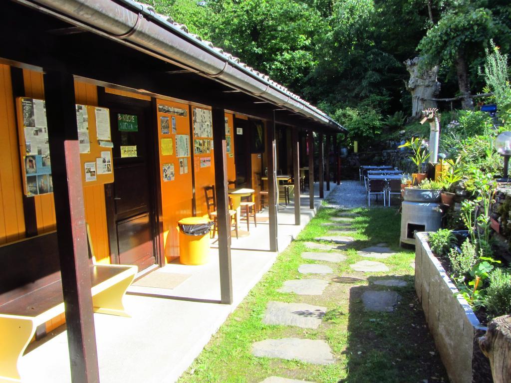 Хостел Baracca Backpacker Aurigeno Экстерьер фото